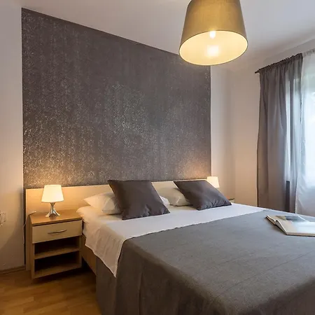 Rajkovic Διαμέρισμα *