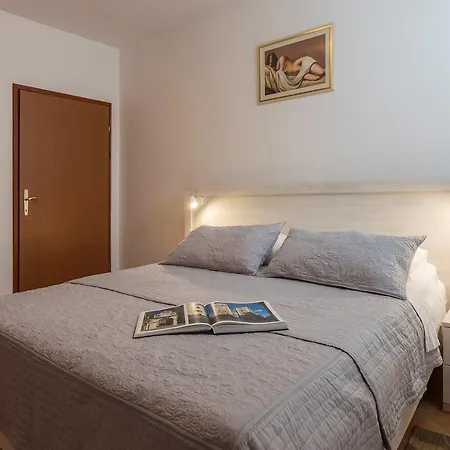 Rajkovic Διαμέρισμα *